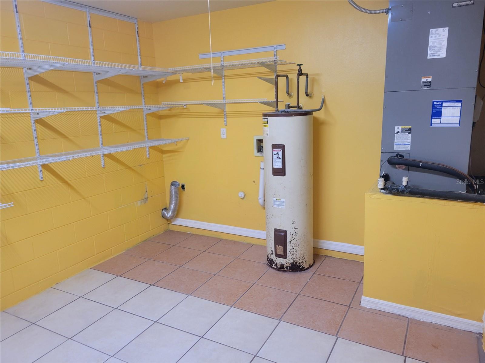 LA JOYA COVE - Residential