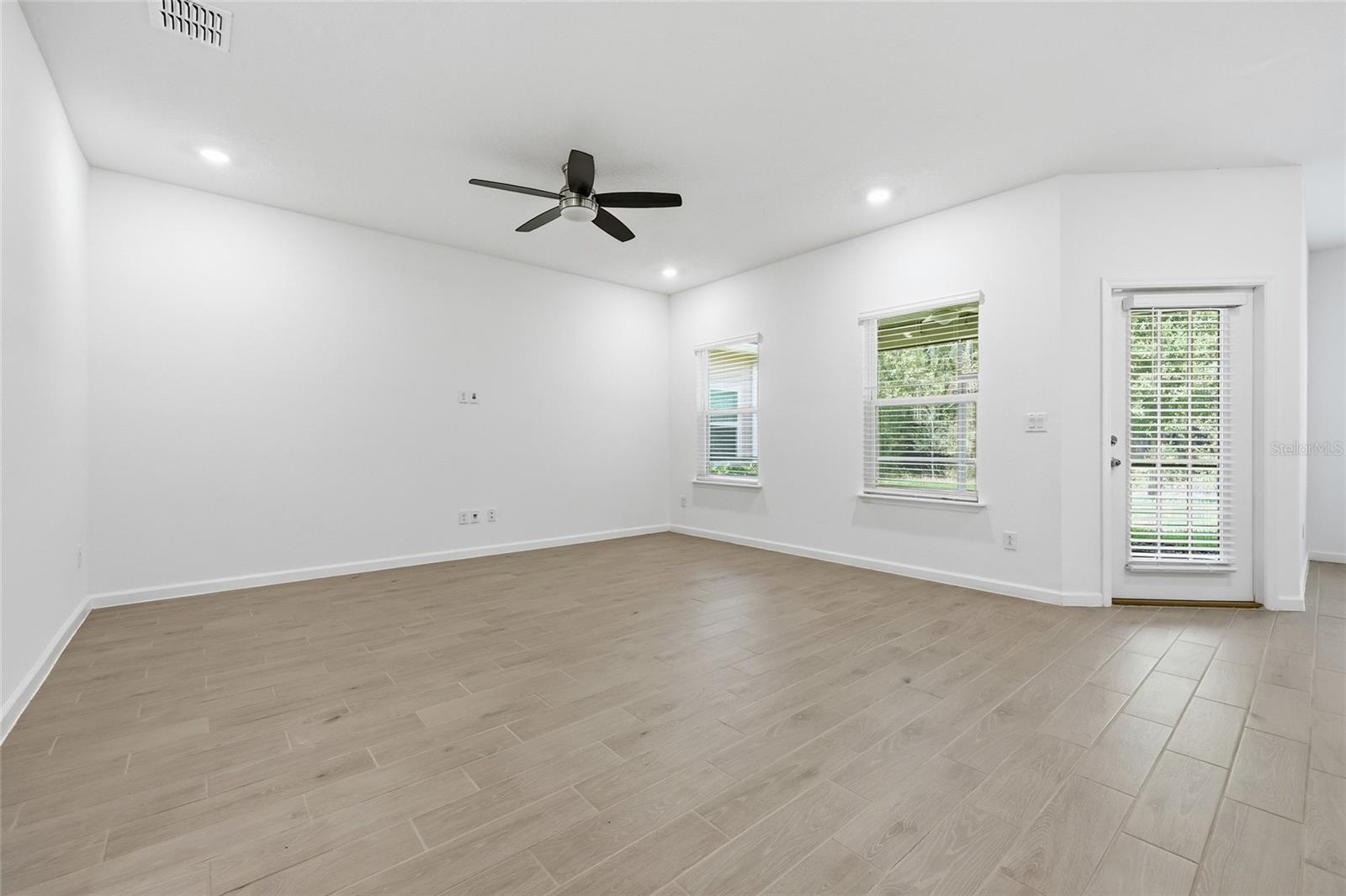 TARA LANE PB 37 PG 93 - Residential