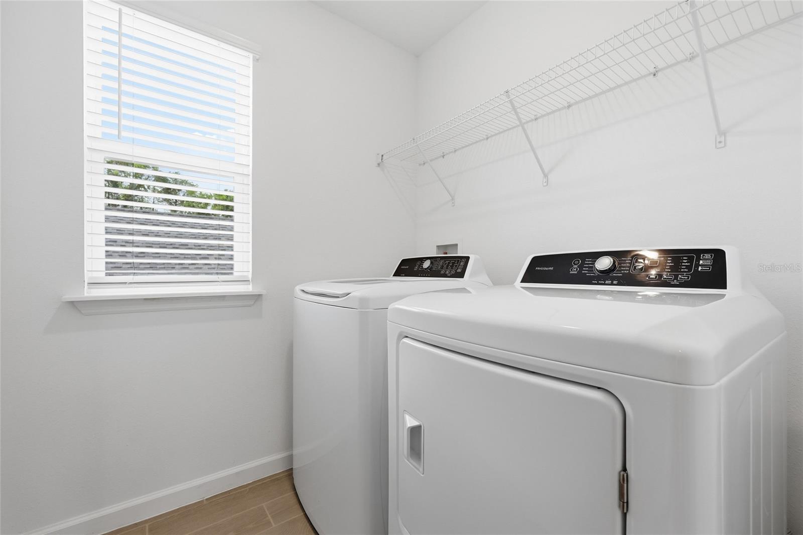 TARA LANE PB 37 PG 93 - Residential
