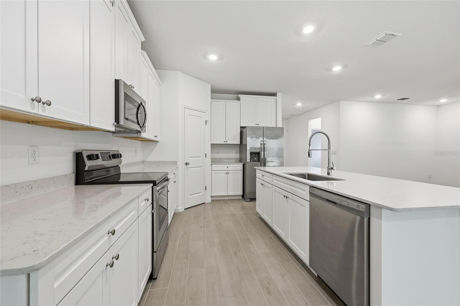 TARA LANE PB 37 PG 93 - Residential