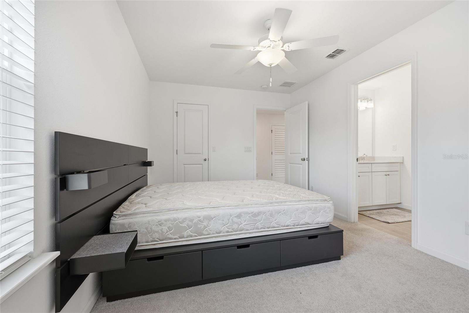 TARA LANE PB 37 PG 93 - Residential