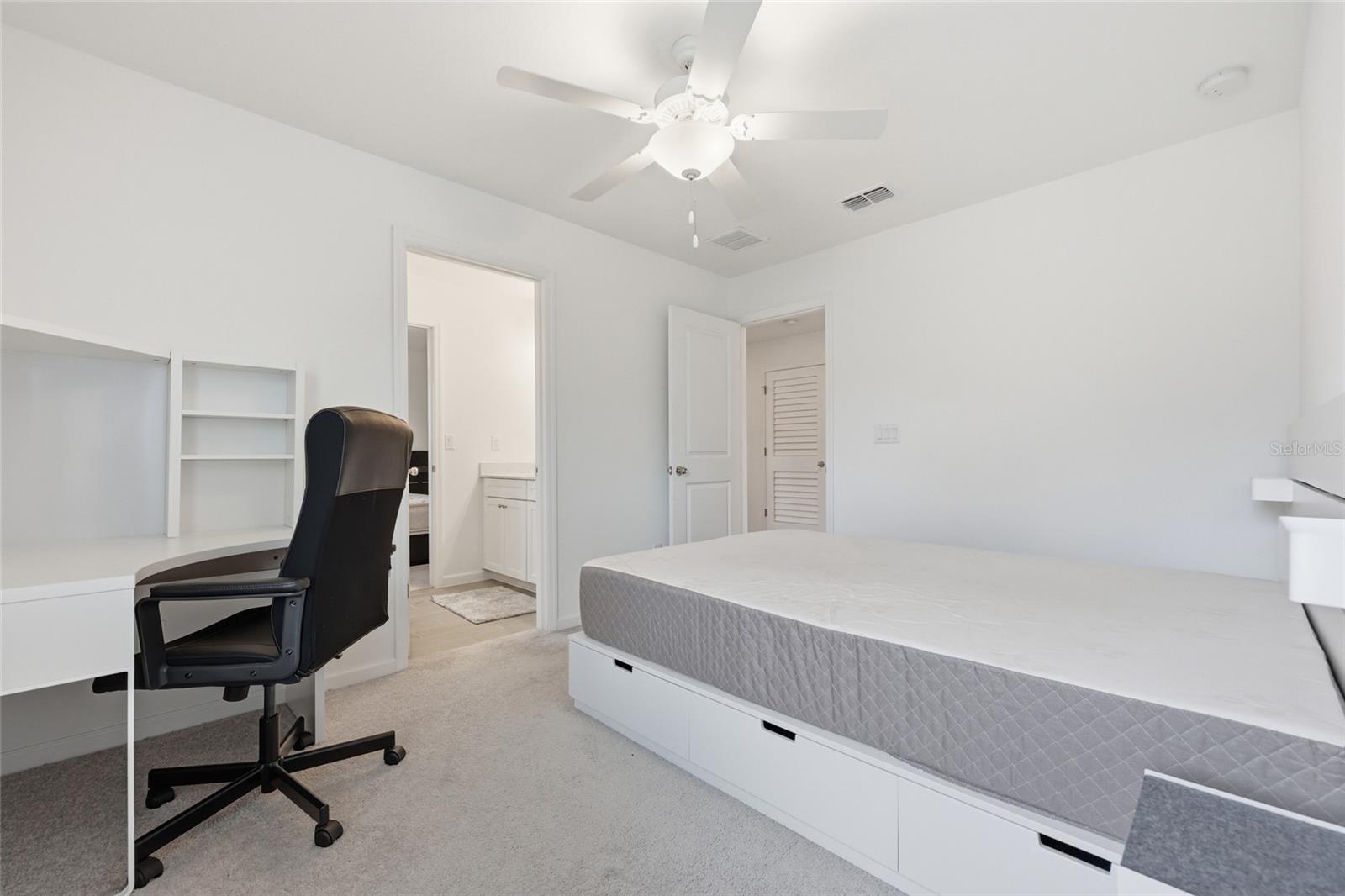 TARA LANE PB 37 PG 93 - Residential