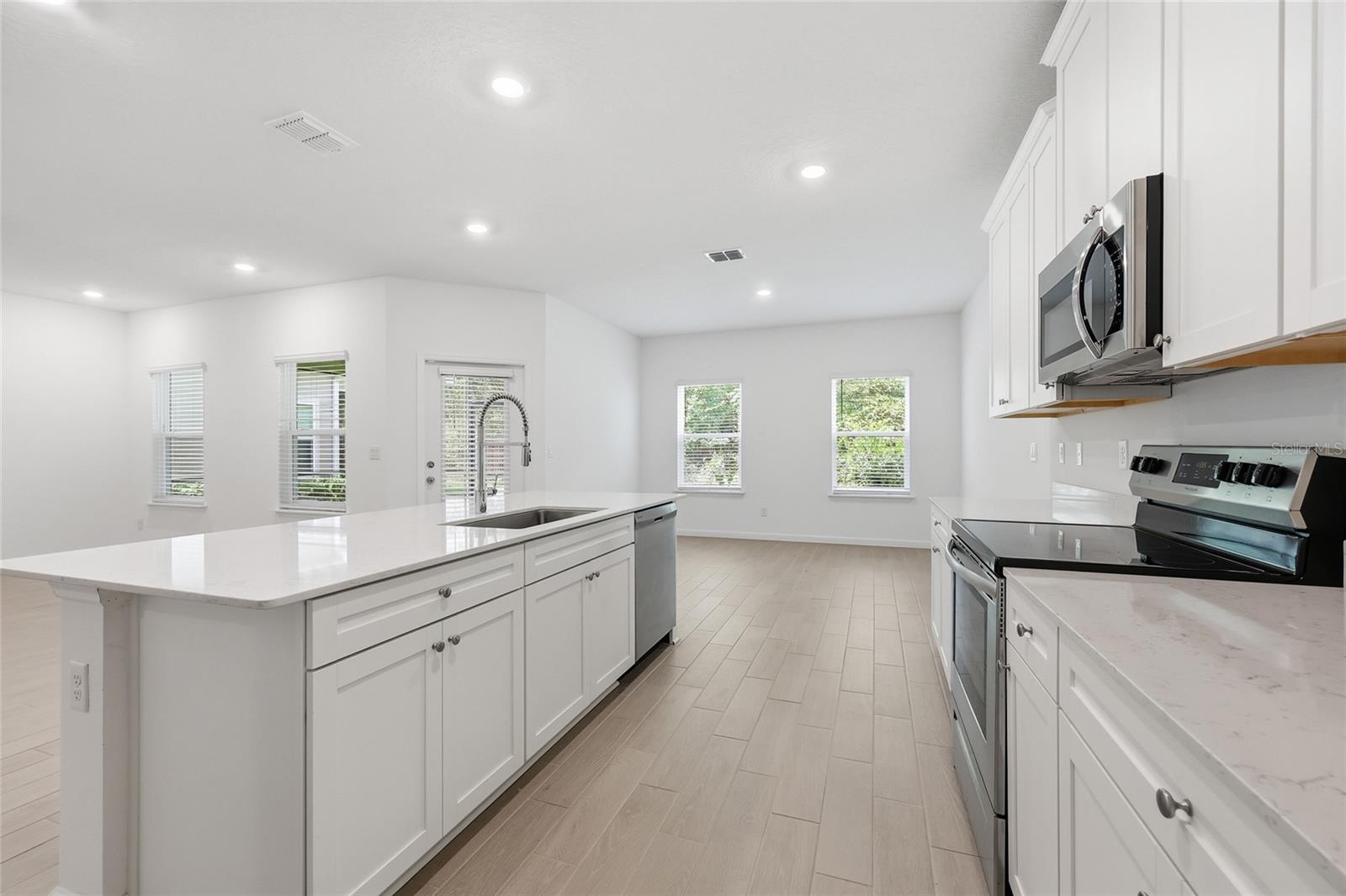 TARA LANE PB 37 PG 93 - Residential