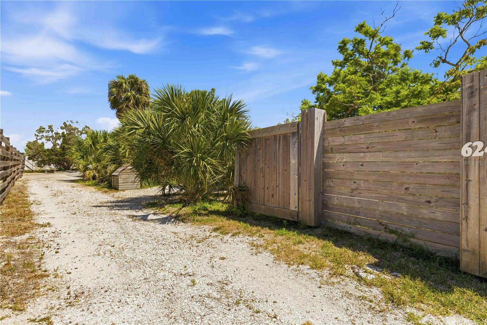 ACREAGE & UNREC - Residential