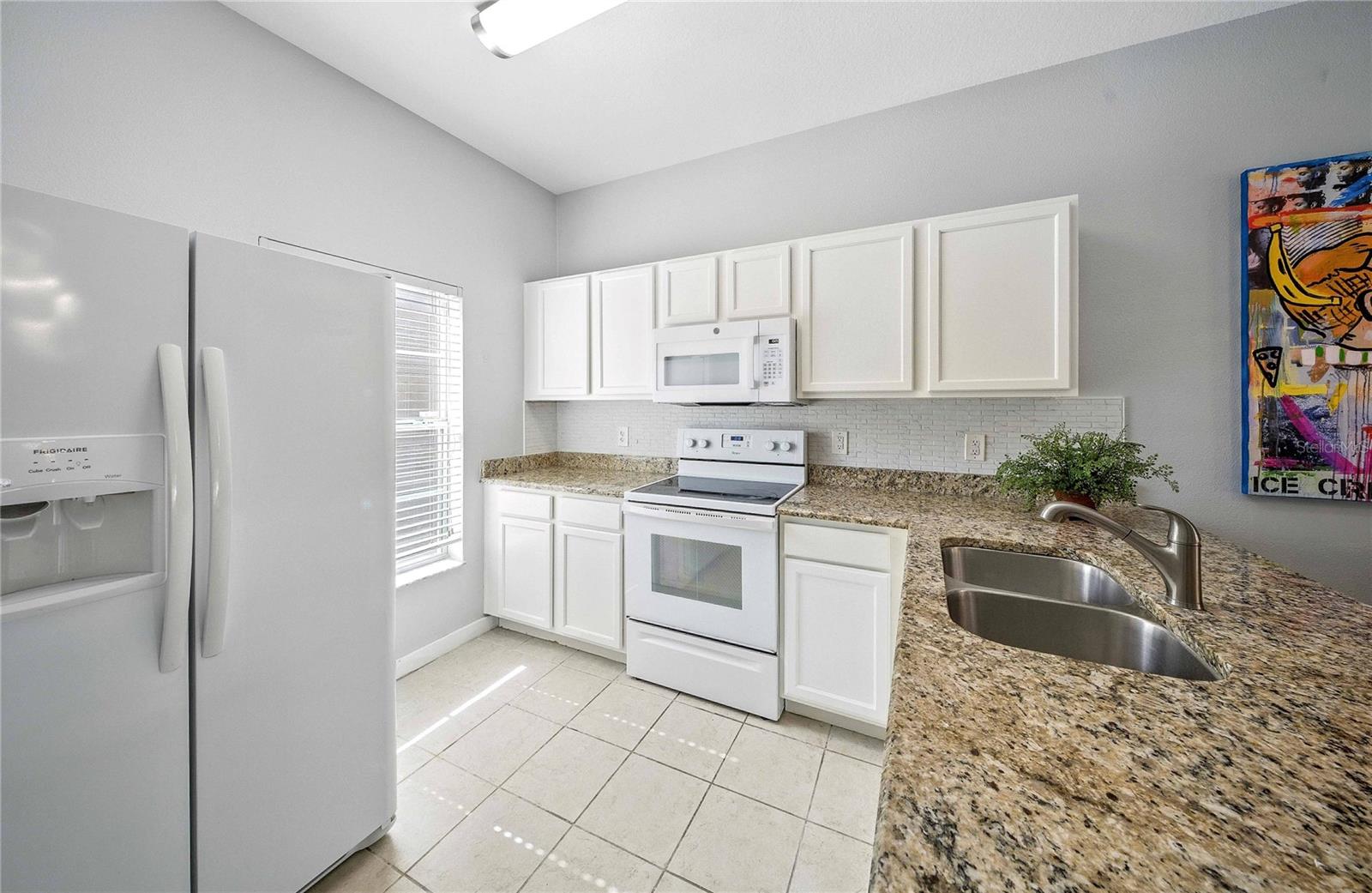 1010 LAS FUENTES DRIVE