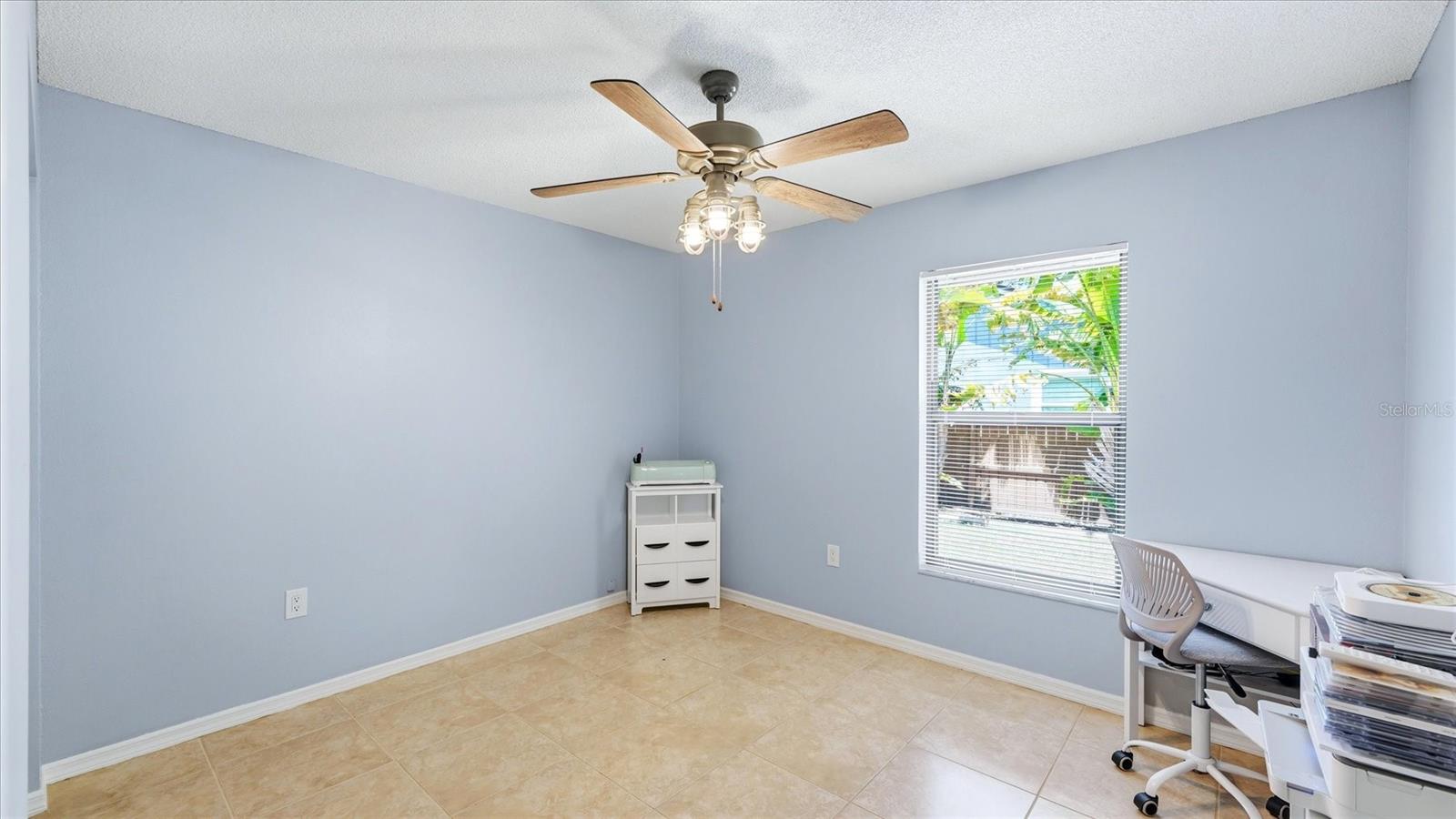 COLONIAL OAKS - Residential
