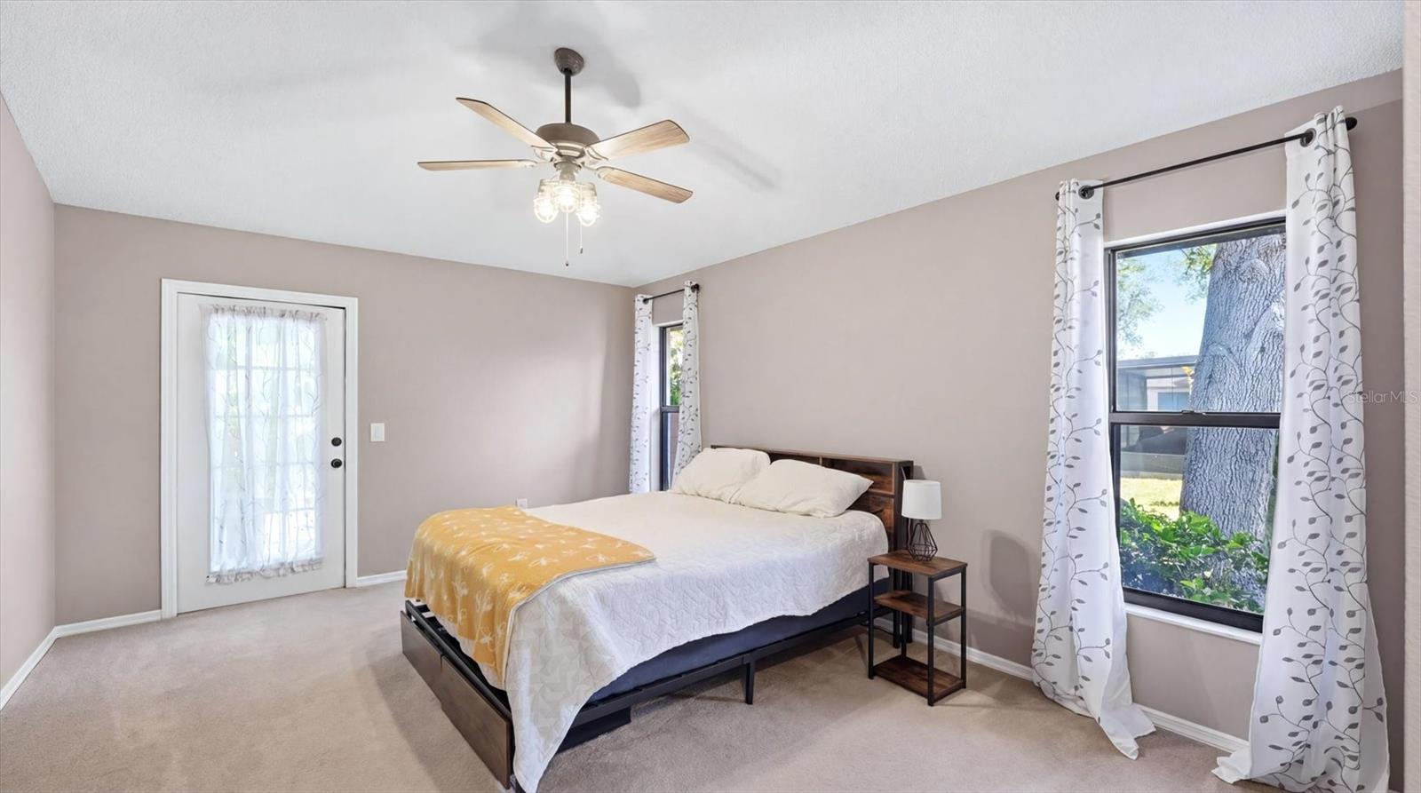 COLONIAL OAKS - Residential