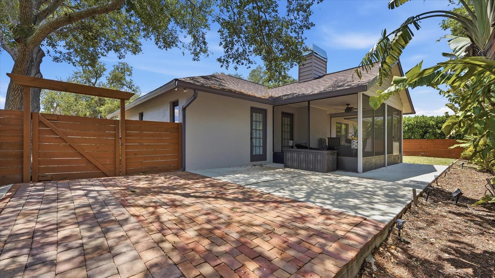 COLONIAL OAKS - Residential