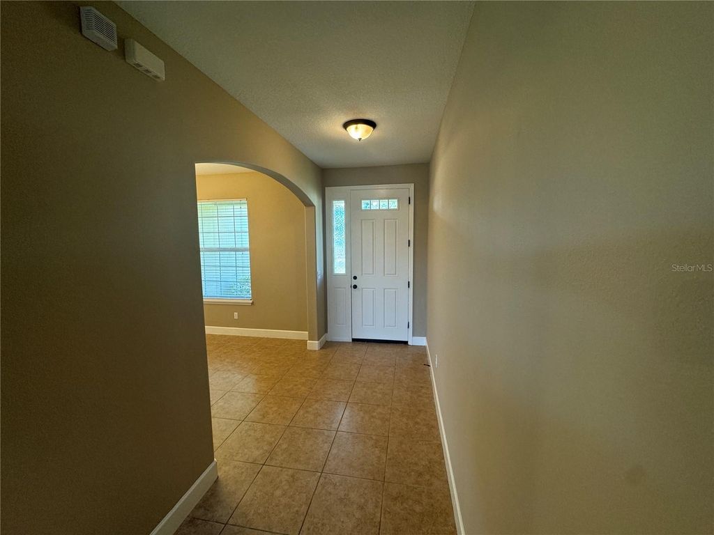 Photo of 33844 Emerald Pond Loop, Leesburg, FL 34788 (MLS # G5107653)