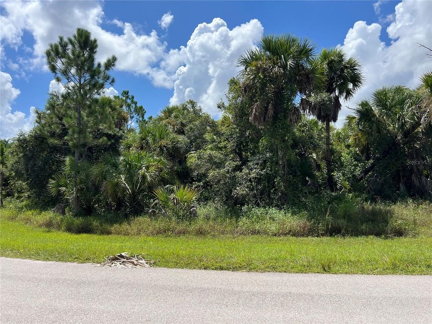 Come build your dream home on this beautiful lot in this fast growing community of North Port in Sunny Southwest Florida.  Centrally located with shopping, restaurants and entertainment all nearby.  Homes in area are on well & septic