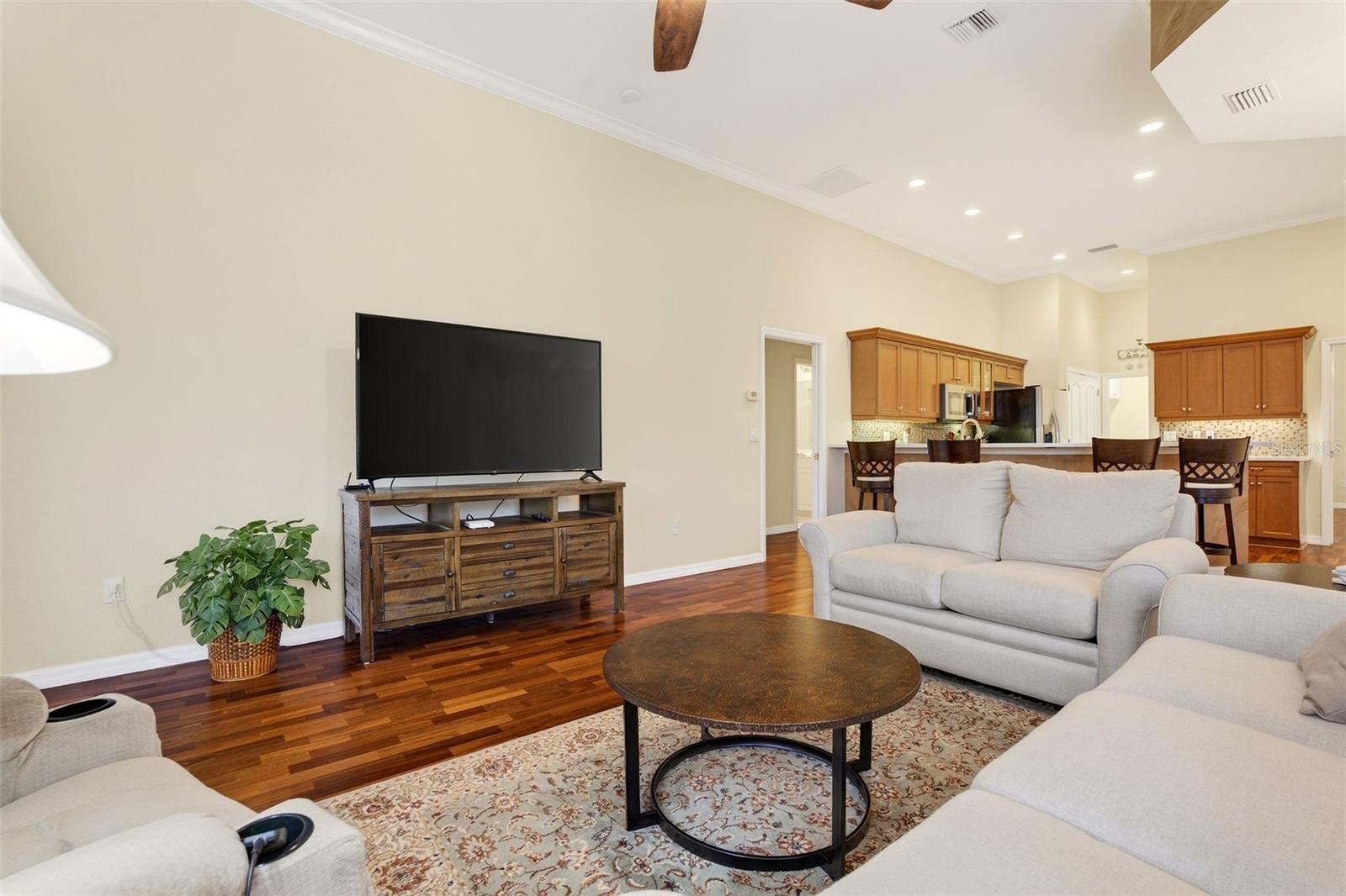 VENETIA PH 4 - Residential