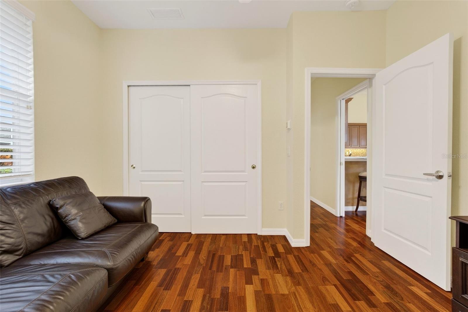 VENETIA PH 4 - Residential