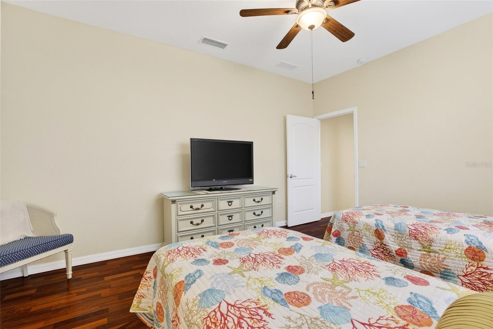 VENETIA PH 4 - Residential