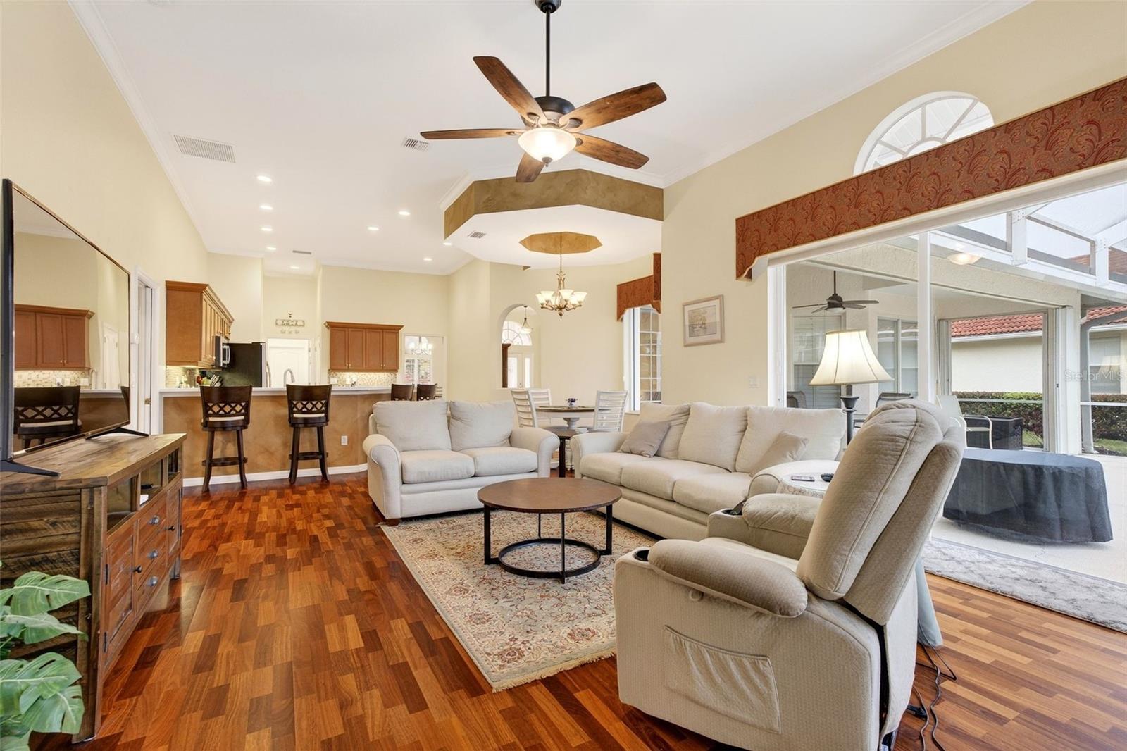 VENETIA PH 4 - Residential