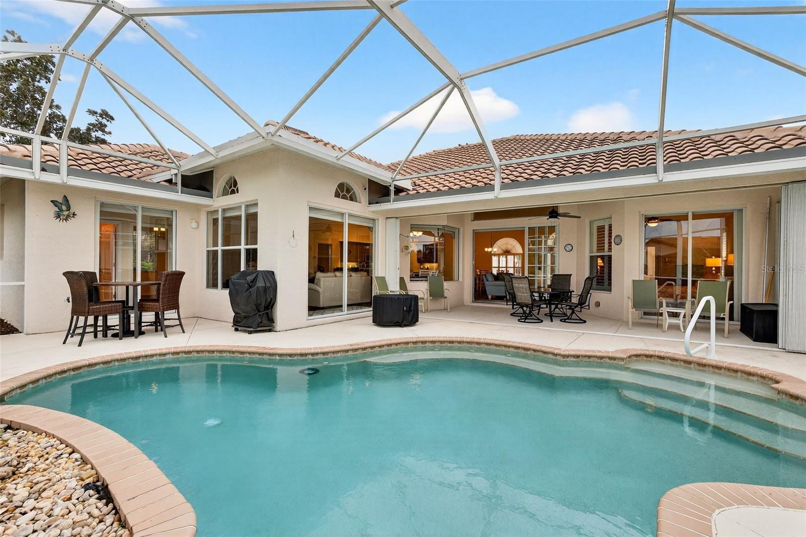 VENETIA PH 4 - Residential