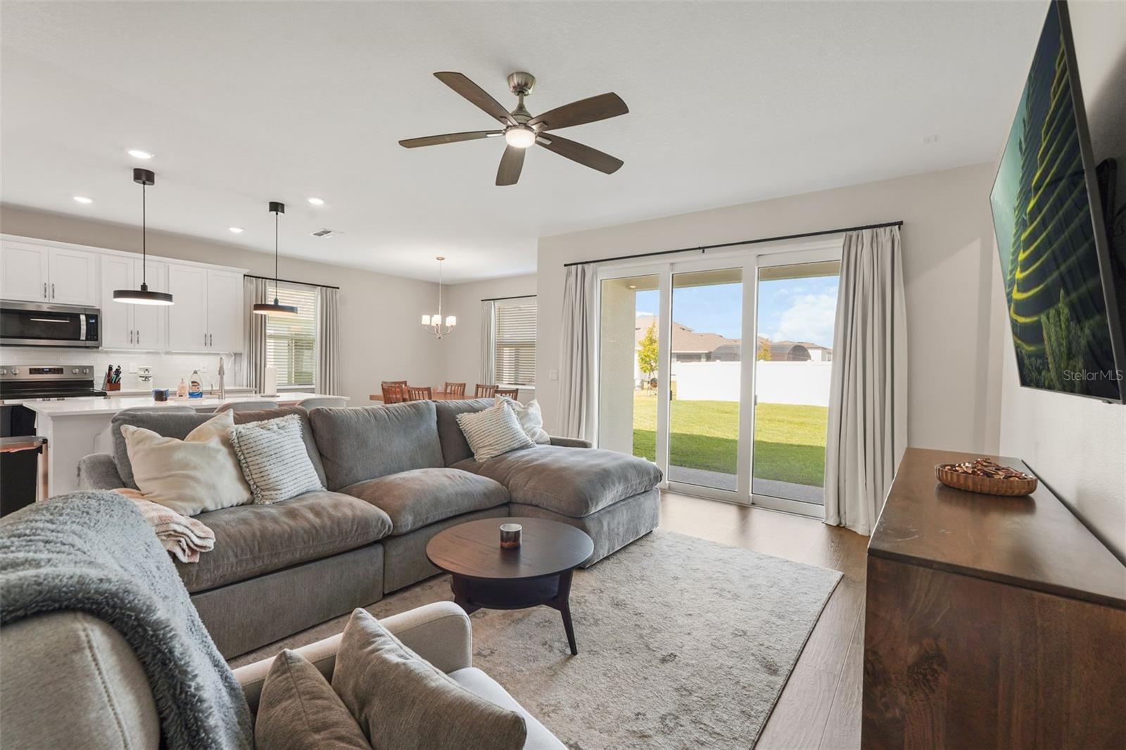PRAIRIE OAKS - Residential