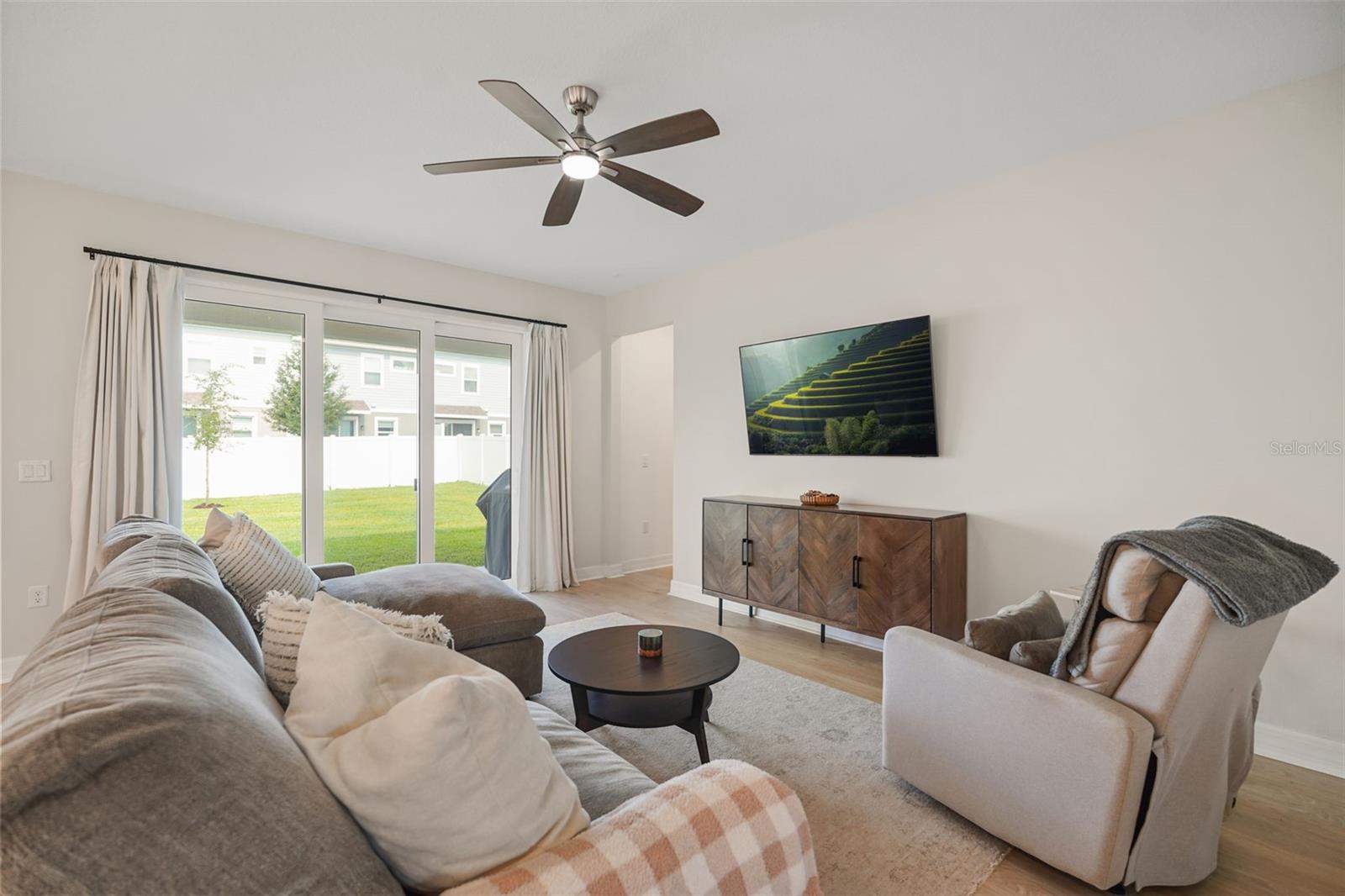 PRAIRIE OAKS - Residential