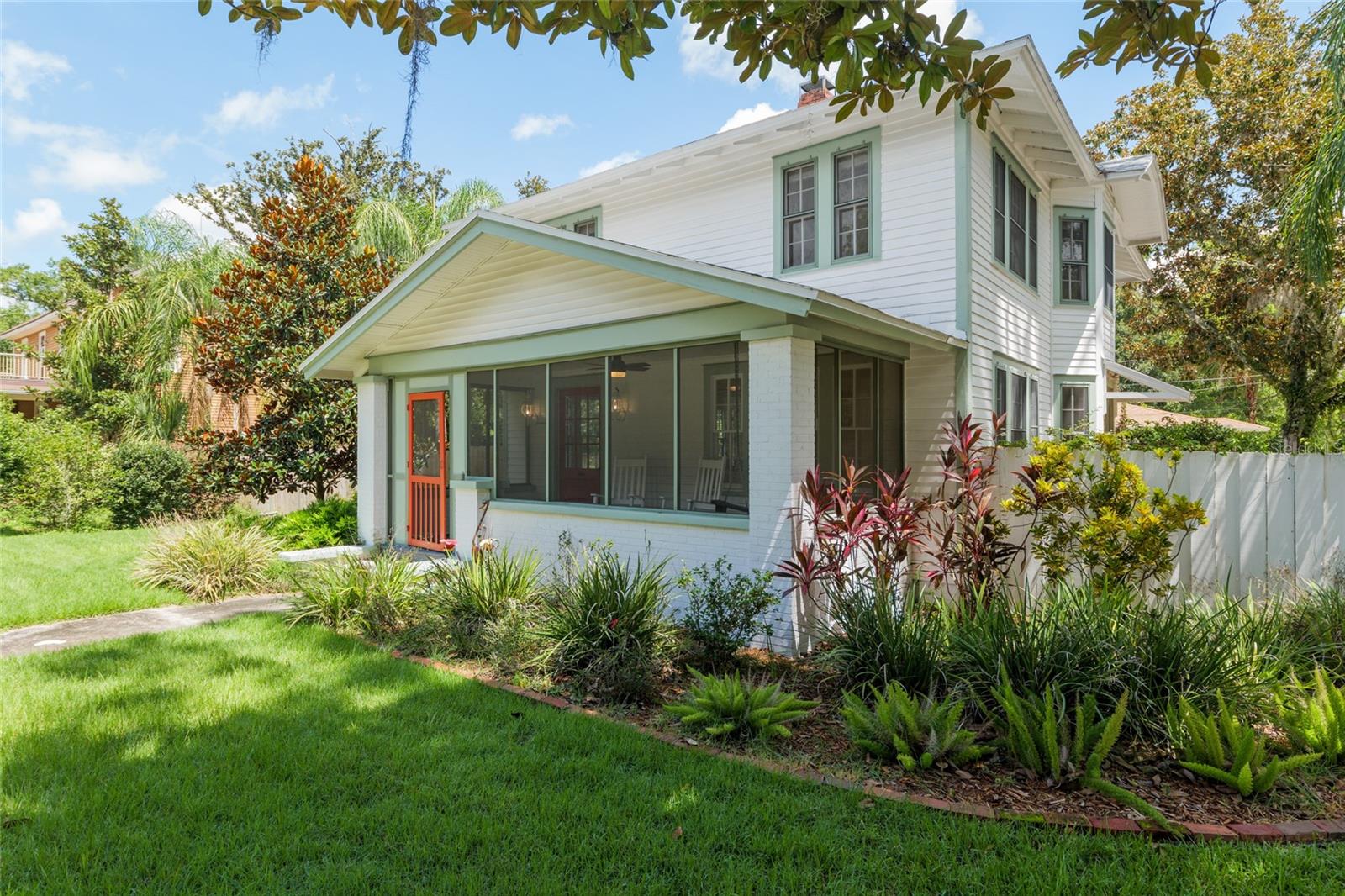 704 NE 4TH STREET
