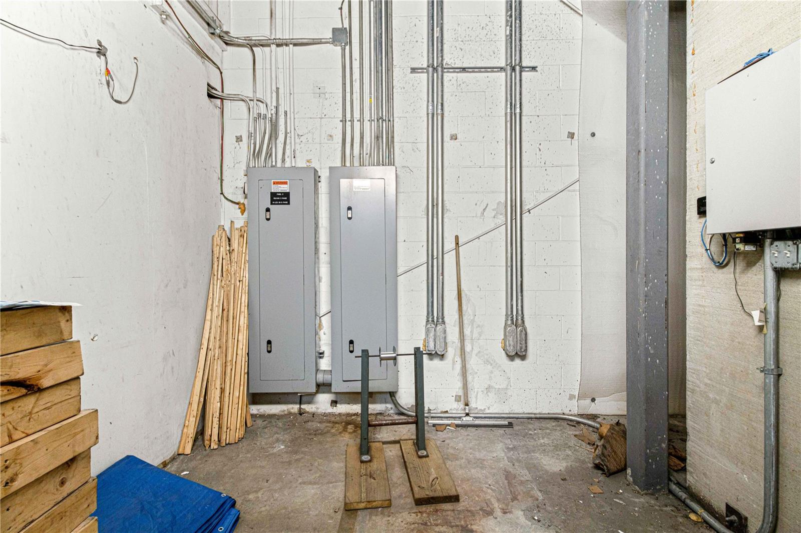 ANTHONY INDUST PARK - Commercial Sale