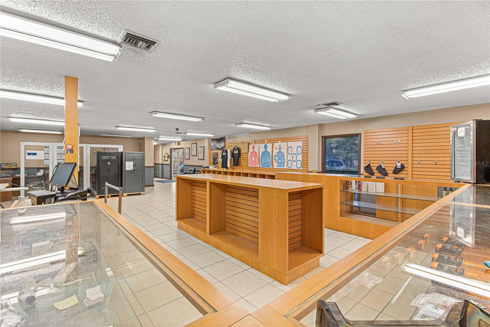 ANTHONY INDUST PARK - Commercial Sale