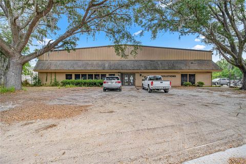 Tiny photo for 1031 NE 16th Street, Ocala, FL 34470 (MLS # OM725032)