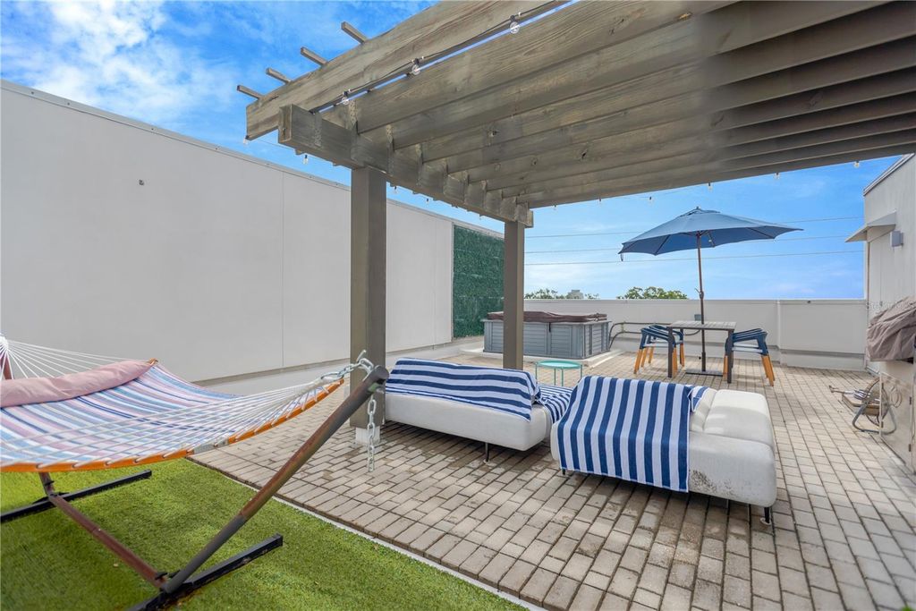 Photo of 3100 W Paul Avenue #14, Tampa, FL 33611 (MLS # TB8445672)