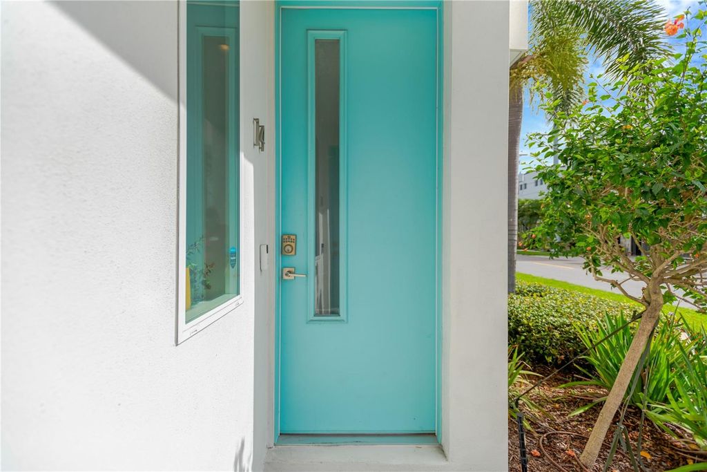 Photo of 3100 W Paul Avenue #14, Tampa, FL 33611 (MLS # TB8445672)