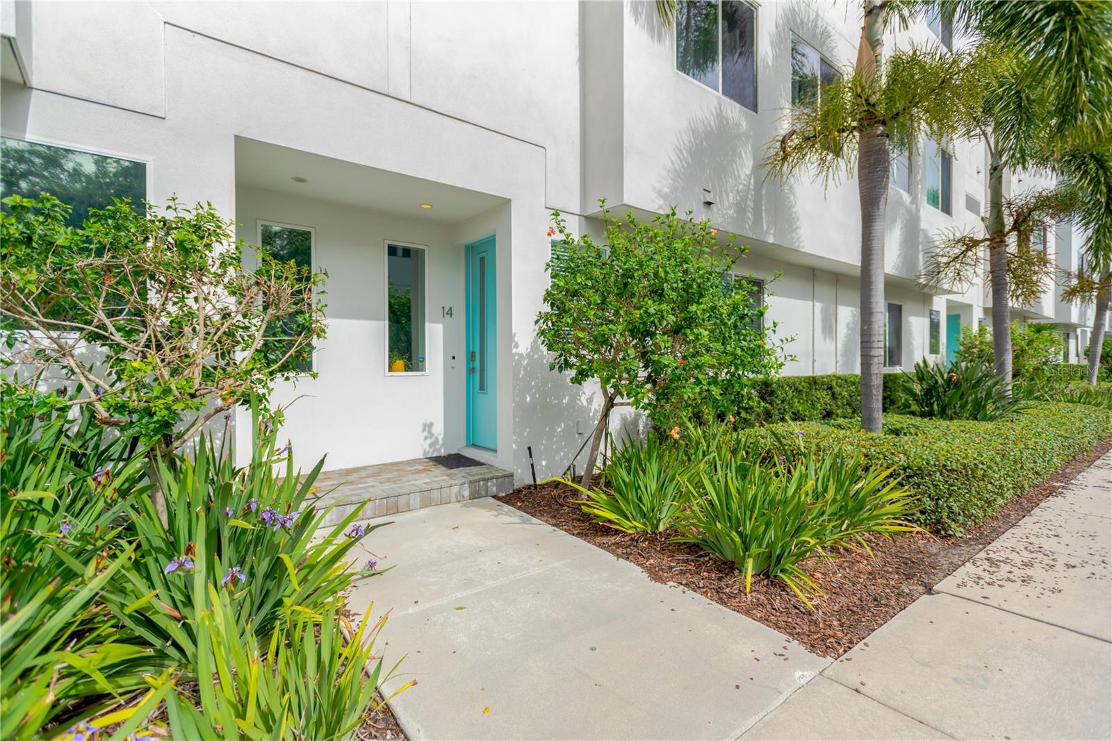 TROPICAL TERRACE - Residential