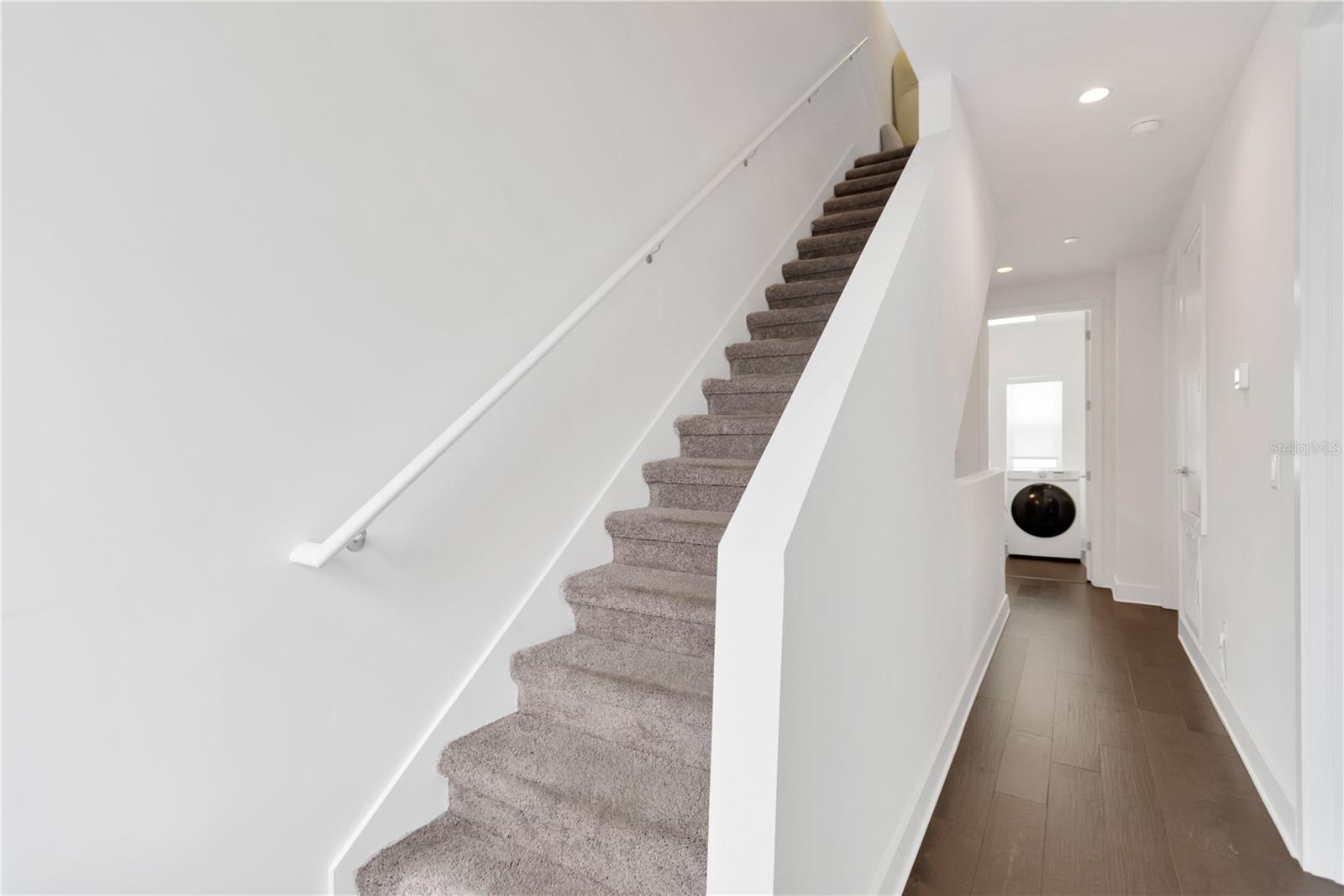 TROPICAL TERRACE - Residential