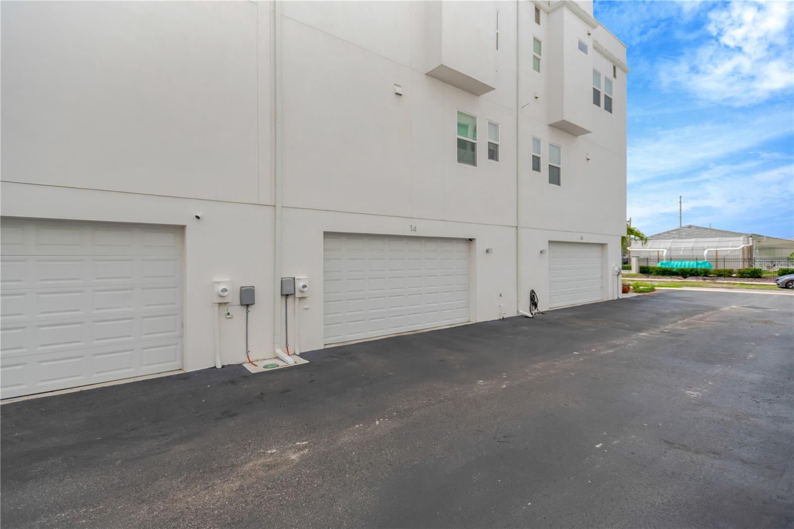 TROPICAL TERRACE - Residential