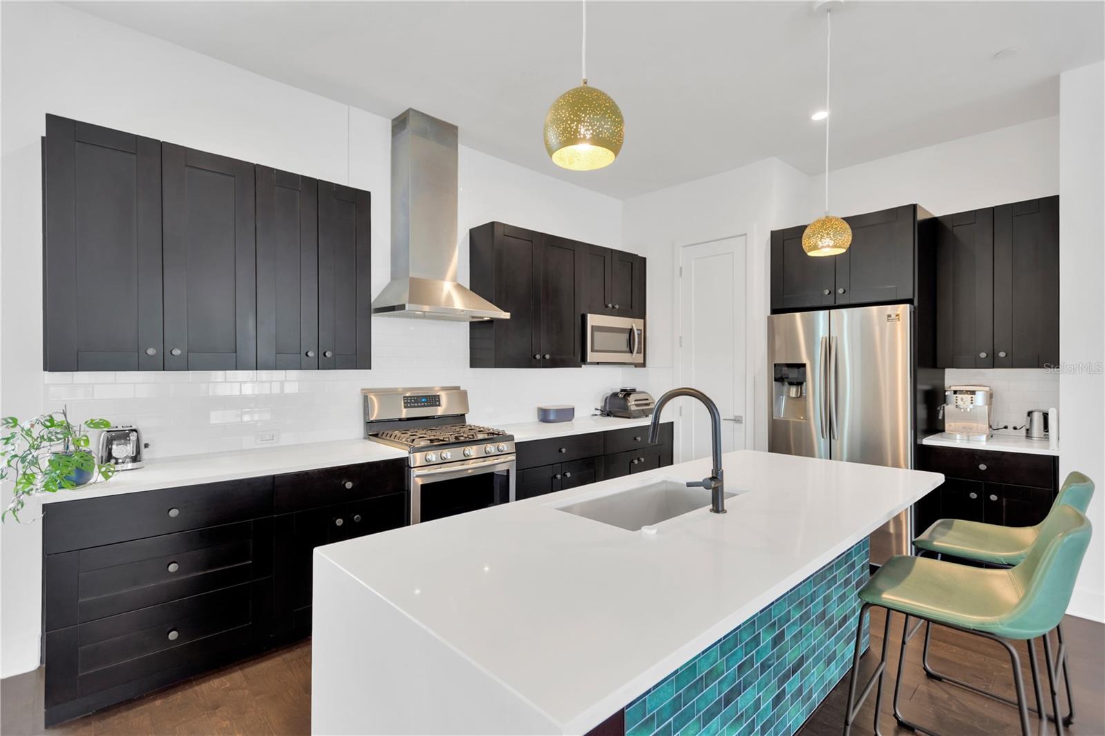 TROPICAL TERRACE - Residential