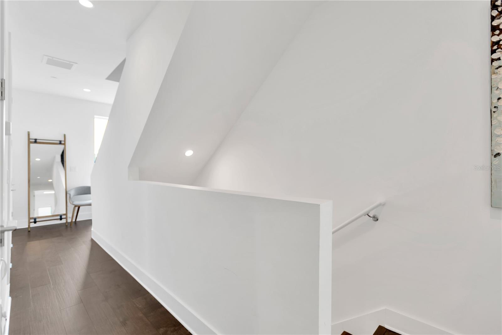 TROPICAL TERRACE - Residential