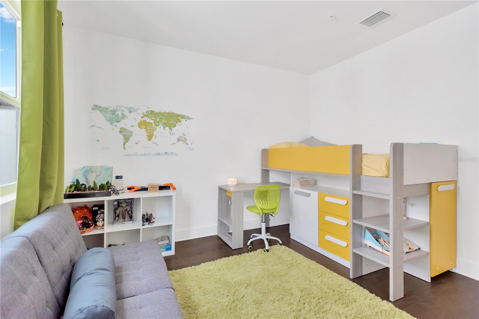 TROPICAL TERRACE - Residential