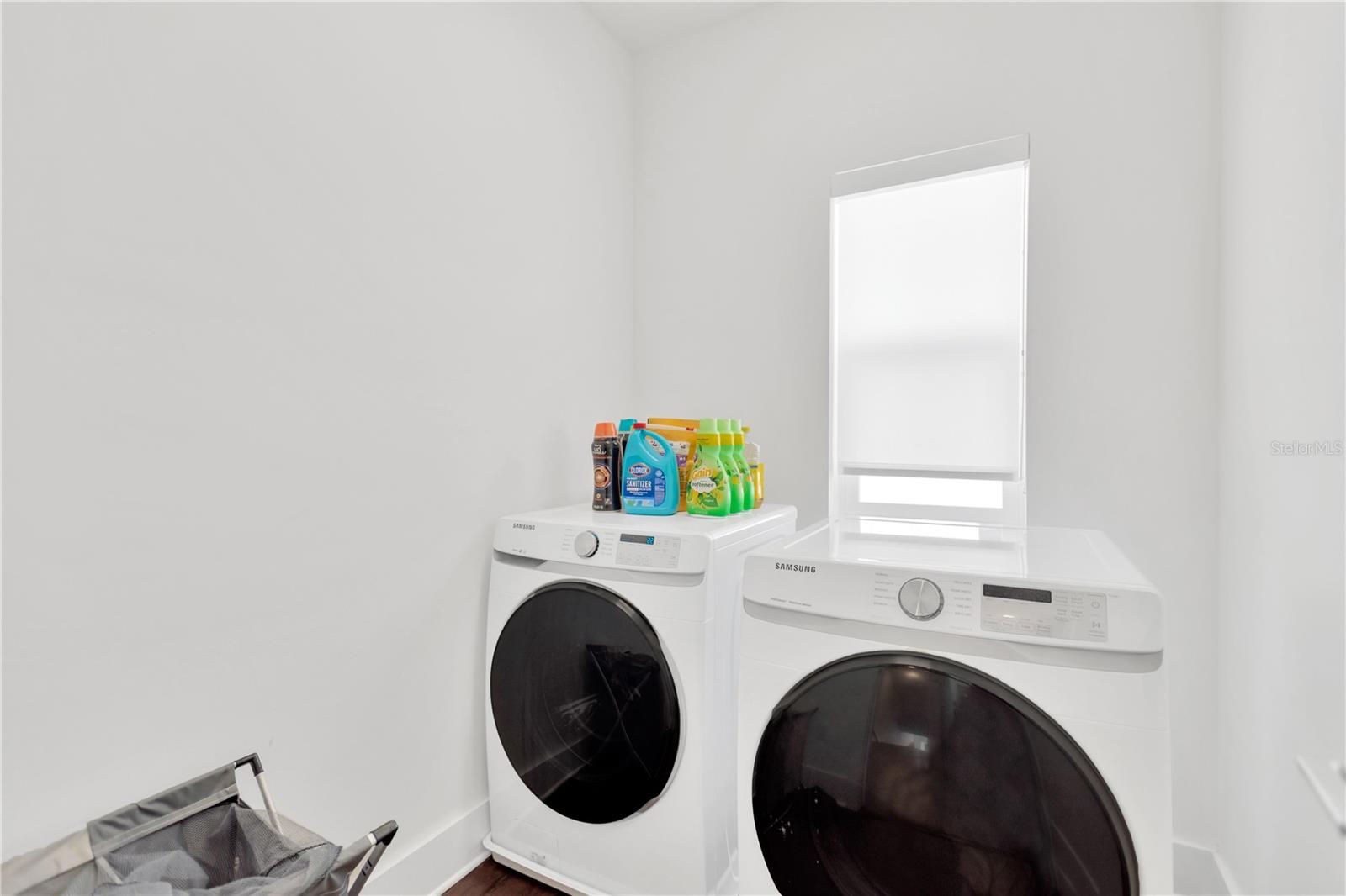 TROPICAL TERRACE - Residential