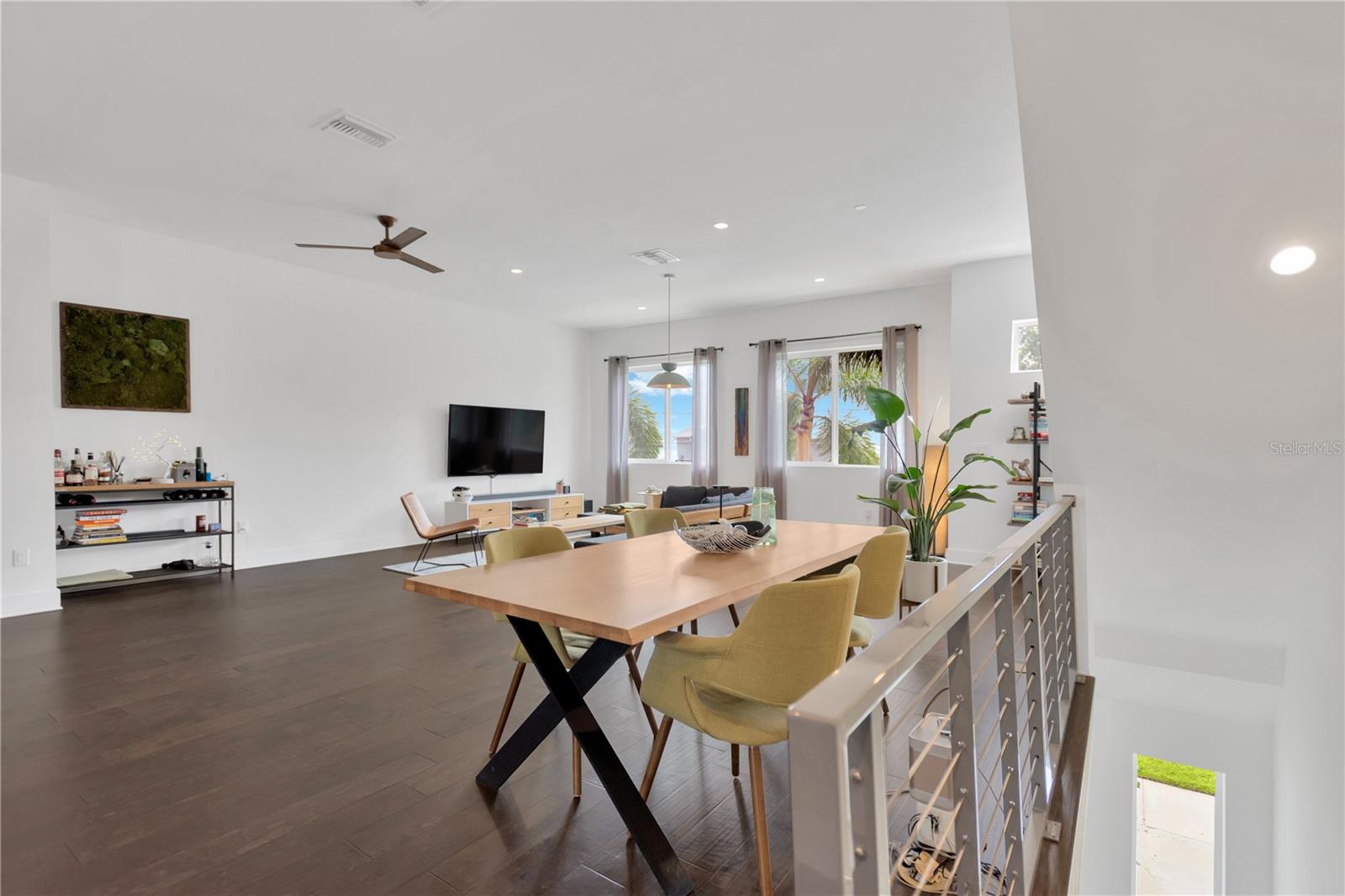 TROPICAL TERRACE - Residential