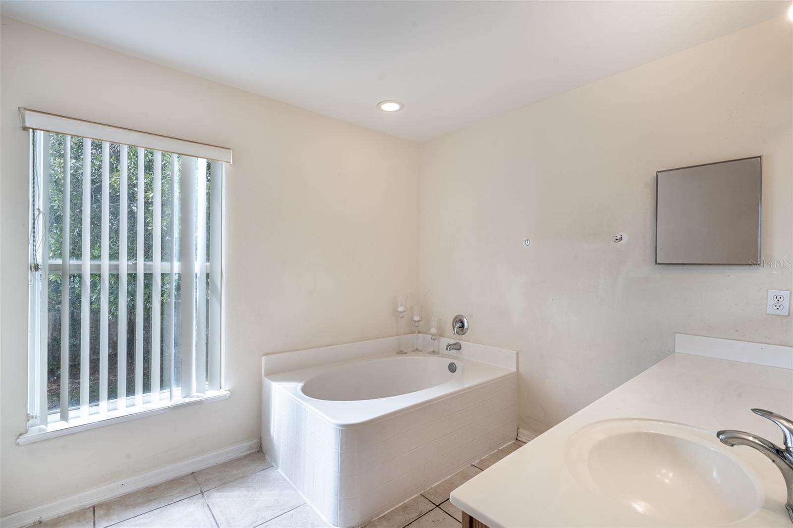 LAKE JESSAMINE ESTATES - Residential