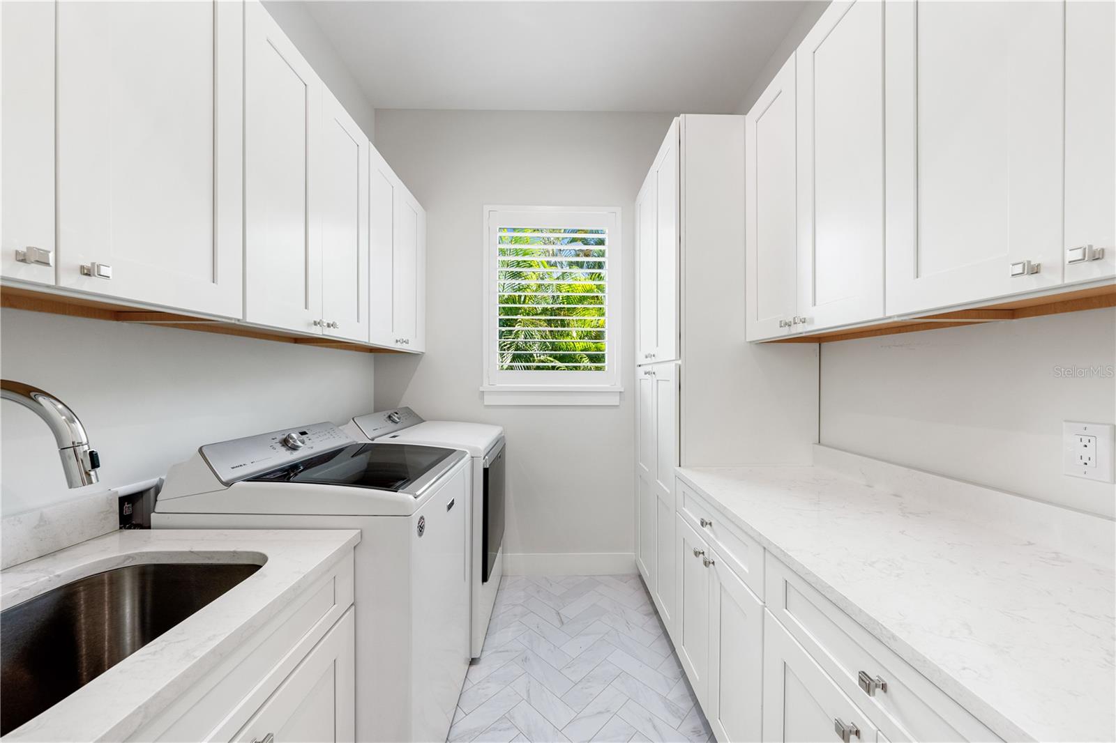 0000 - NOT PART OF A SUBDIVISION - Residential