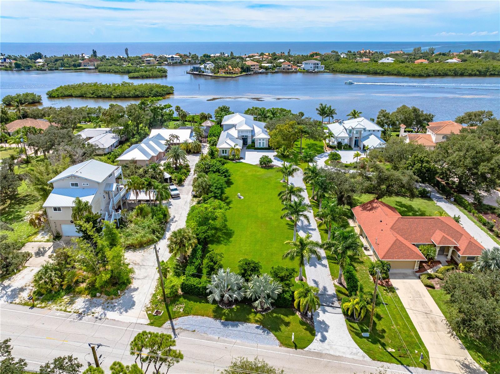0000 - NOT PART OF A SUBDIVISION - Residential