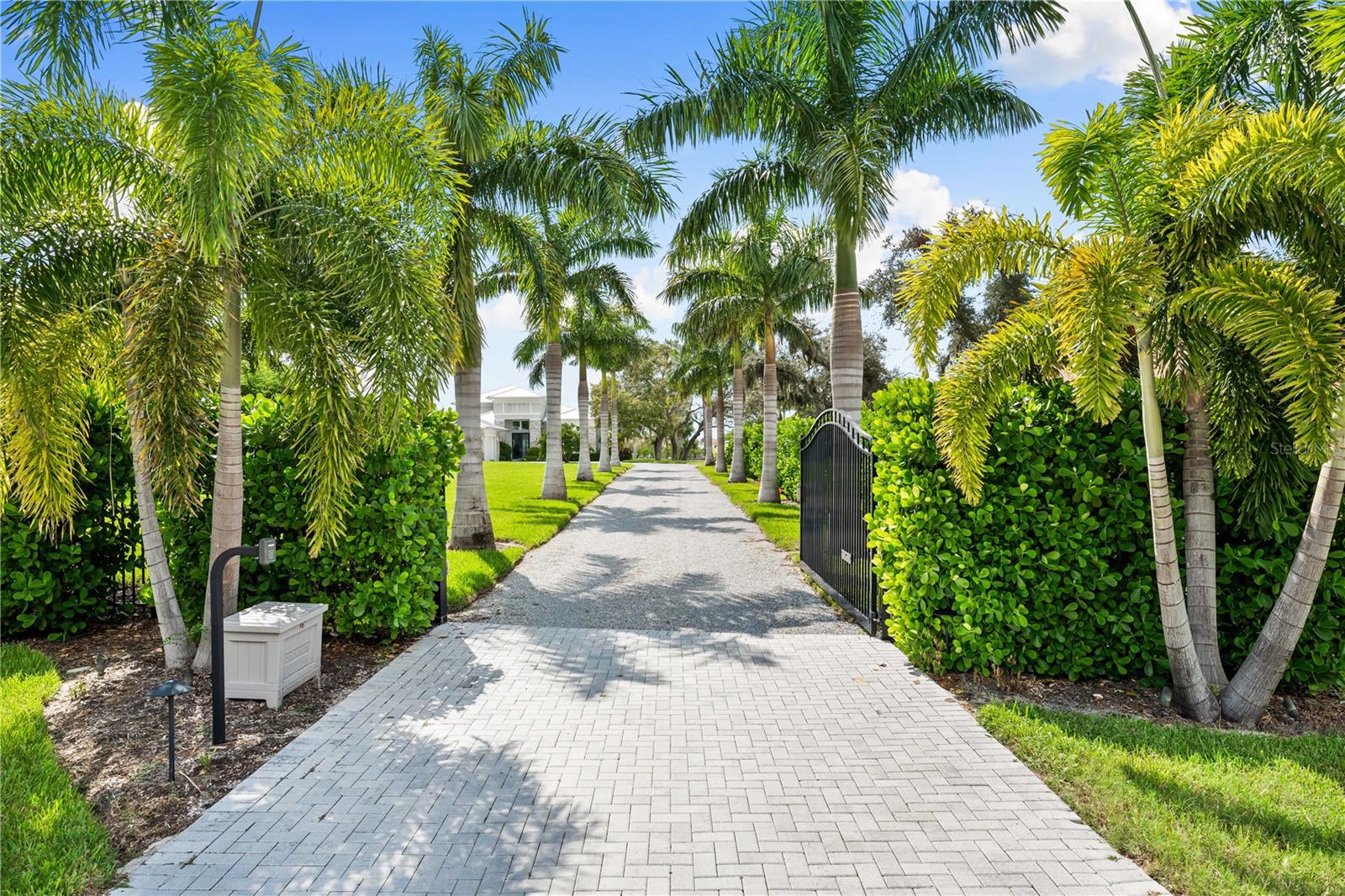931 BAYSHORE ROAD