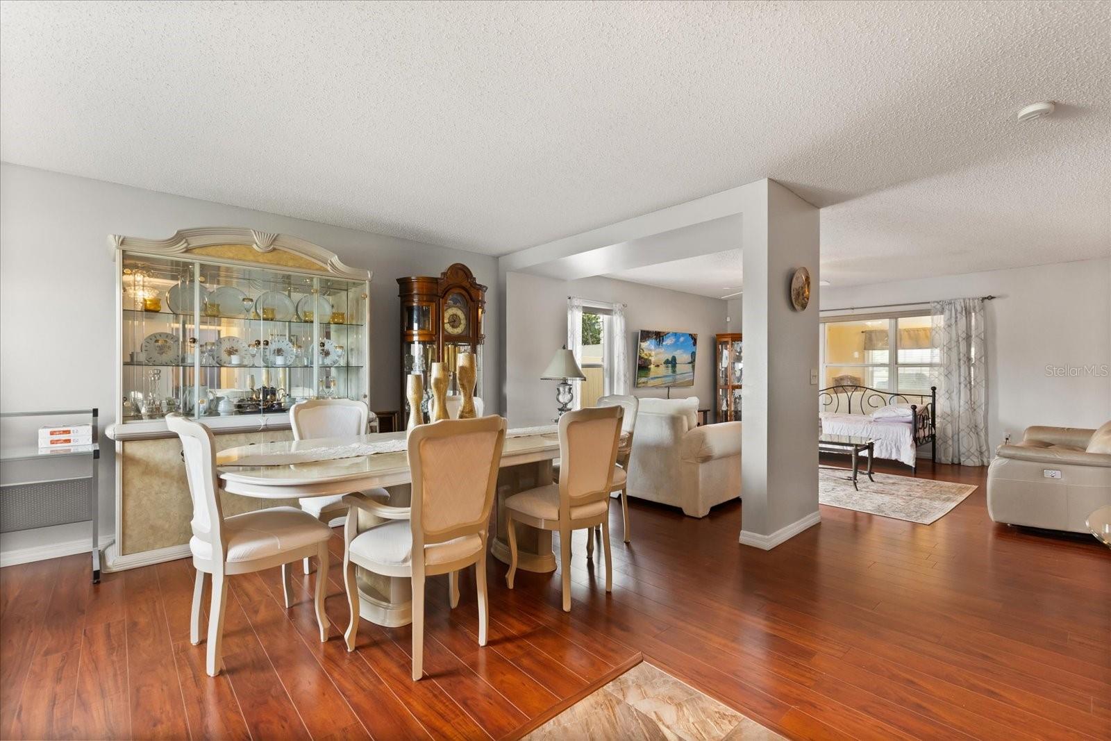 7407 COUNTRY RUN PARKWAY