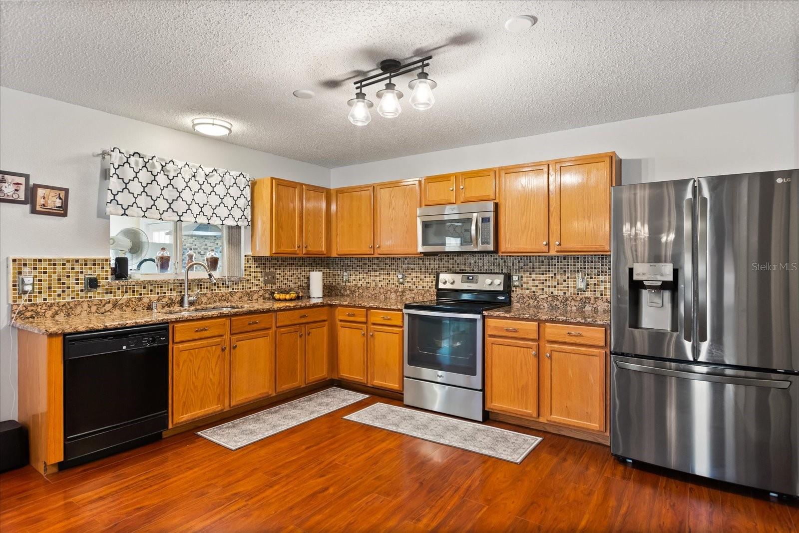 7407 COUNTRY RUN PARKWAY