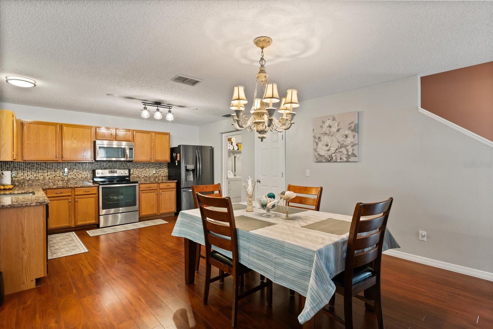 7407 COUNTRY RUN PARKWAY