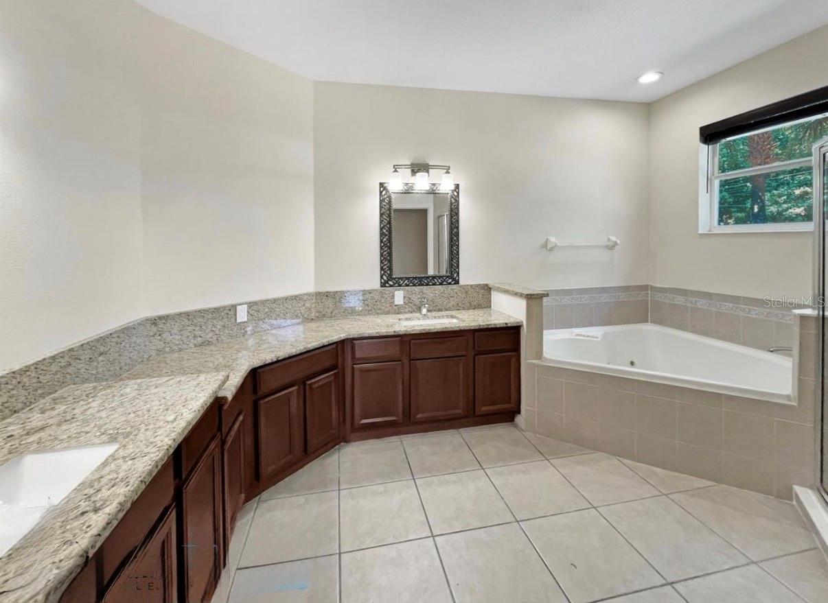 HUNTINGTON POINTE PH 04-C - Residential