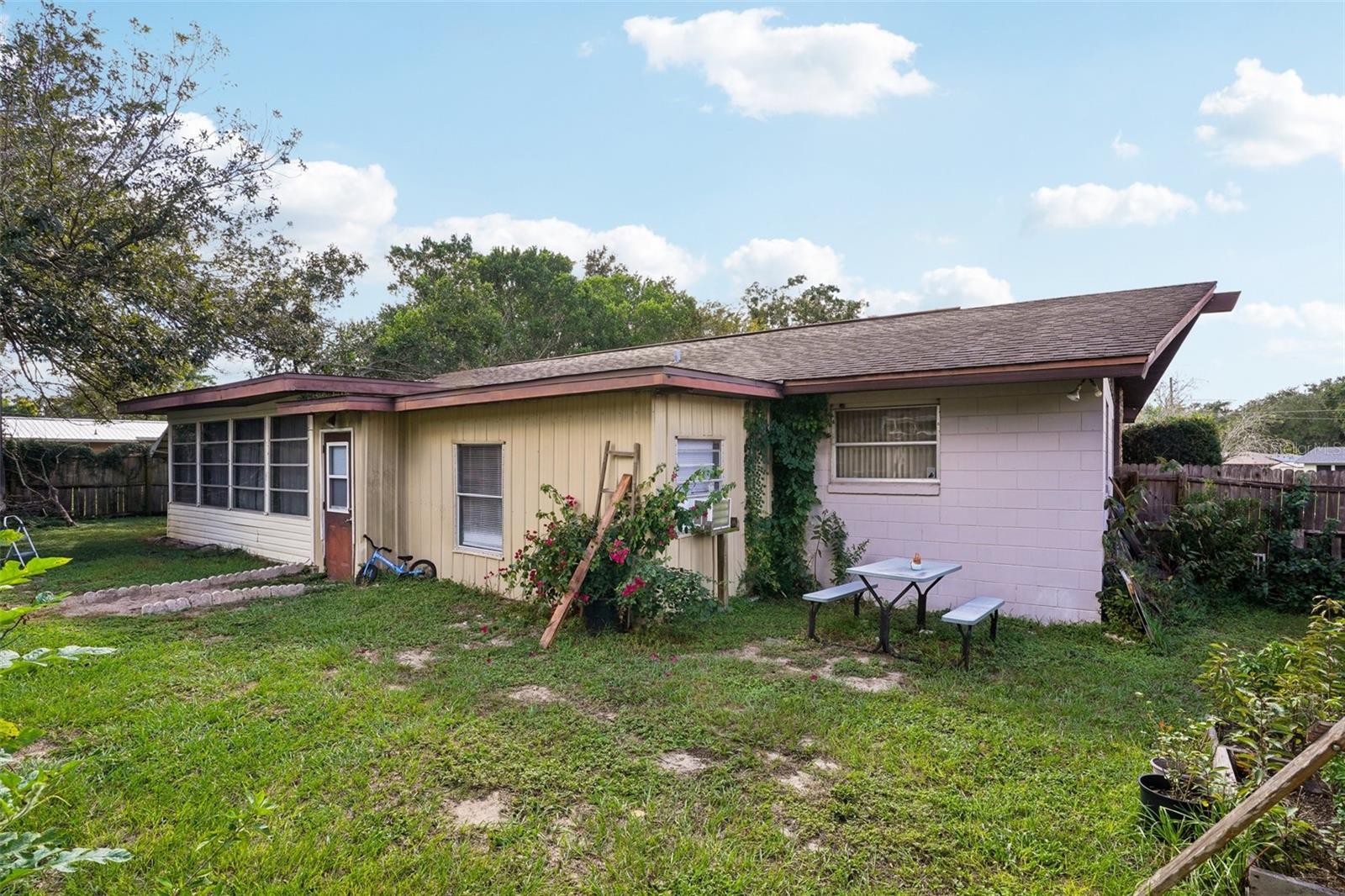 CRESCENT COVE - Residential