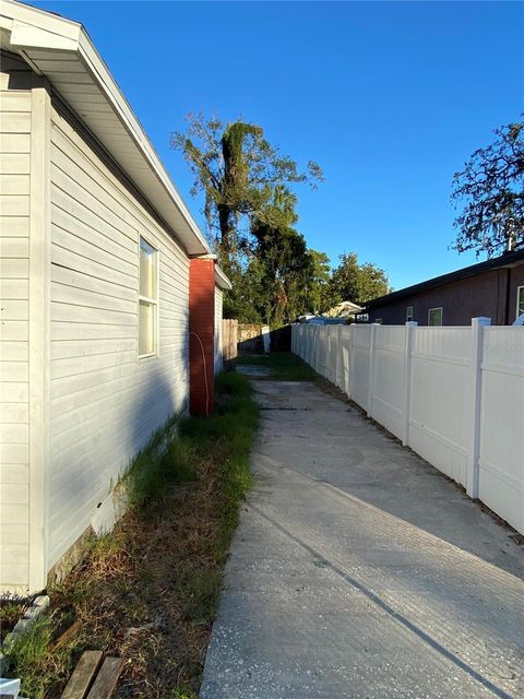 A home in TAMPA