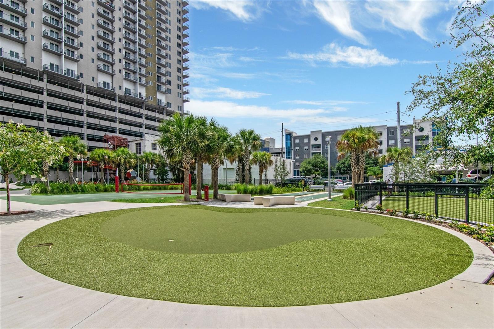 GRAND CENTRAL AT KENNEDY RESID - Residential Lease