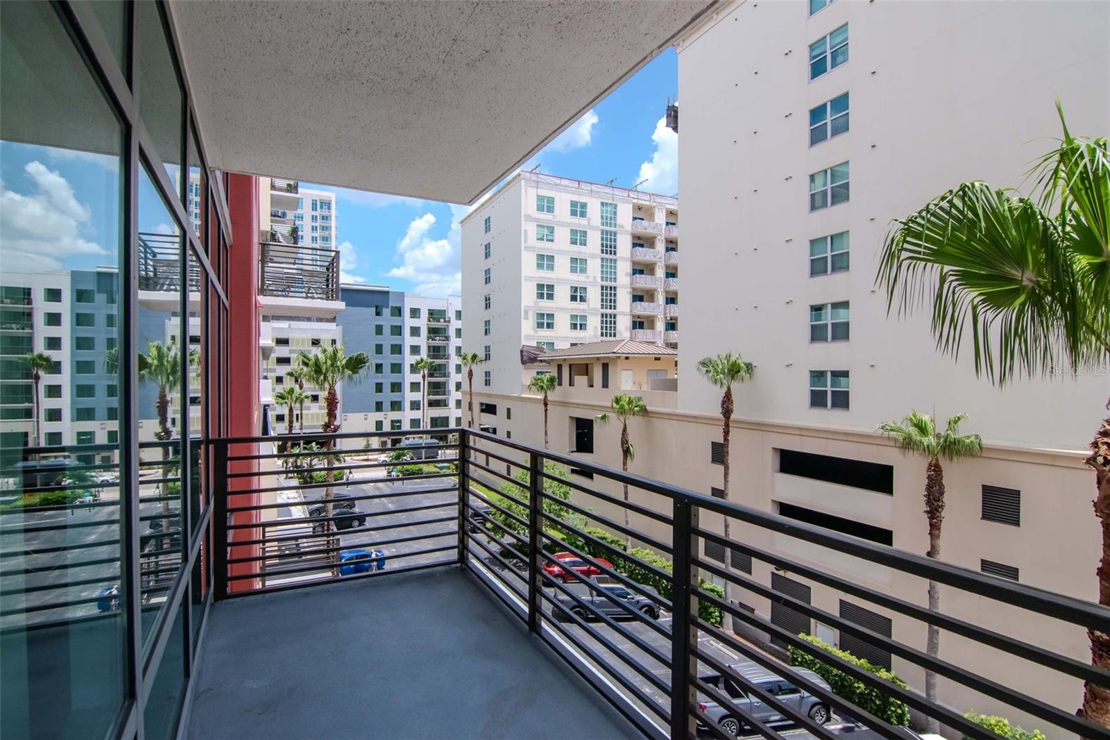 GRAND CENTRAL AT KENNEDY RESID - Residential Lease