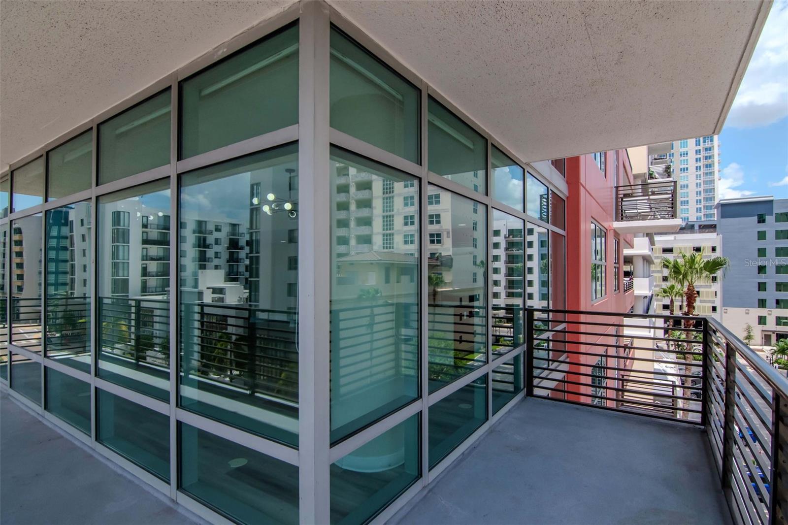 GRAND CENTRAL AT KENNEDY RESID - Residential Lease