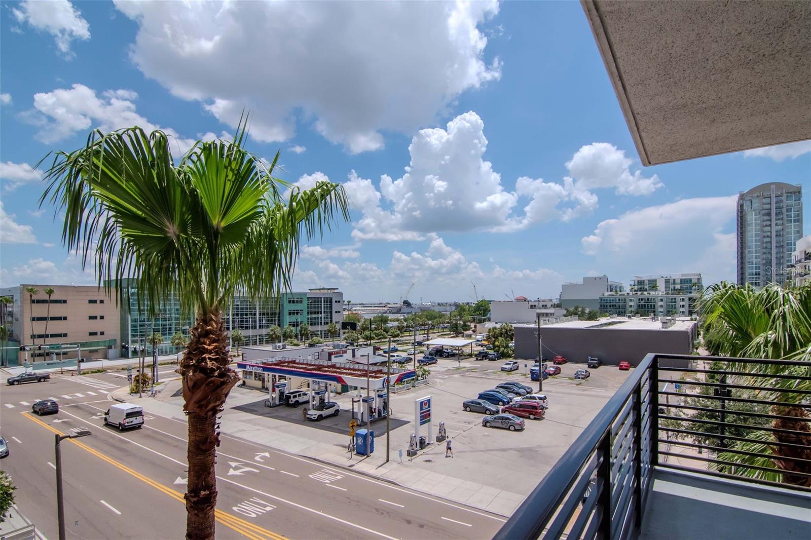 GRAND CENTRAL AT KENNEDY RESID - Residential Lease