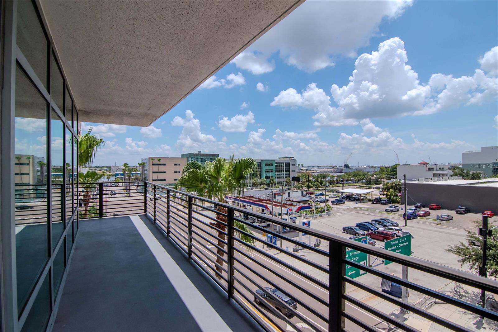 GRAND CENTRAL AT KENNEDY RESID - Residential Lease
